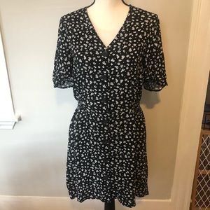 Abound | Floral Flutter Sleeve Dress